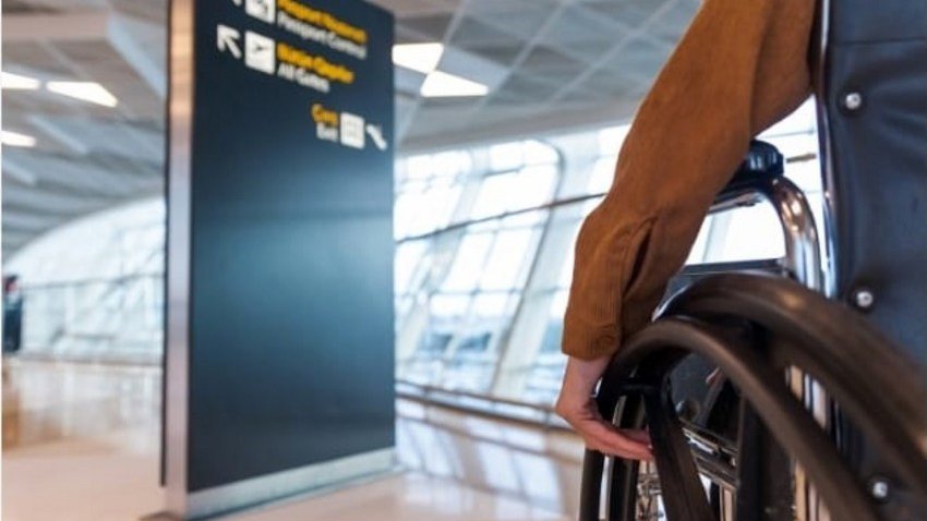 Azərbaycan gömrükçüləri “yardıma ehtiyacı olan şəxs”i saxlayıb