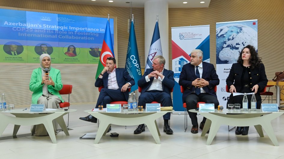 Britaniya lordları ADA Universitetində “Azərbaycanın COP29-da strateji əhəmiyyəti” adlı konfransda çıxış ediblər