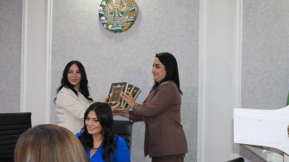 Nəsiminin dilində işlənən onomastik vahidlərə dair izahlı lüğət özbək dilində təqdim edilib