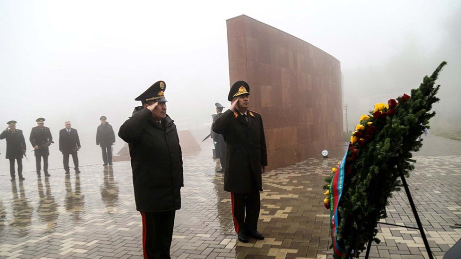 Zakir Həsənov Qırğızıstanda “Ata-Beyit” Milli Tarixi-Memorial Kompleksini ziyarət edib