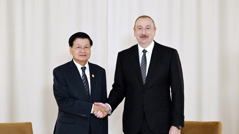 Prezident İlham Əliyev Kazanda Laosun Prezidenti ilə görüşüb