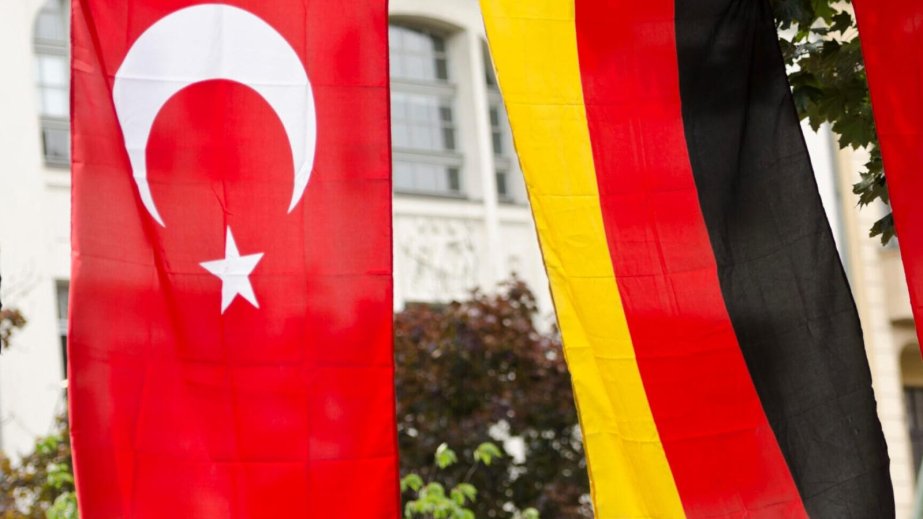 Almaniyanın siyasi rəhbərliyi Ankarada törədilən terror aktını qınayıb