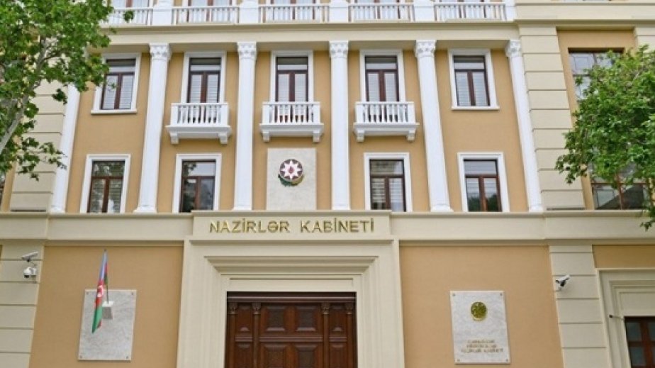 Baş nazir Əli Əsədov Türkiyənin vitse-prezidenti Cevdet Yılmaza başsağlığı verib