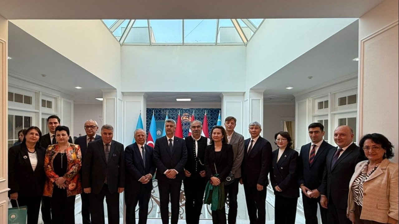 Türk Mədəniyyəti və İrsi Fondunda Macarıstanın nüfuzlu türkoloqlarından olan İştvan Mandokiyə həsr olunmuş tədbir keçirildi