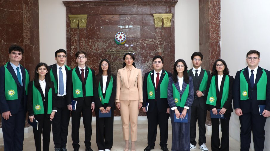 Ombudsman Azərbaycan Uşaqlarının VI Ümumrespublika Forumunun iştirakçıları ilə görüşüb