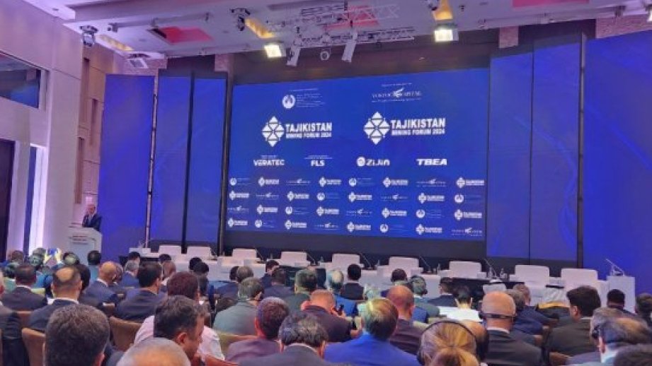 Azərbaycan Düşənbədə keçirilən birinci beynəlxalq dağ-mədən və metallurgiya forumunda təmsil olunub