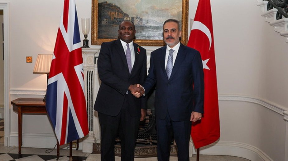 Britaniya və Türkiyə XİN başçıları Londonda görüşüblər