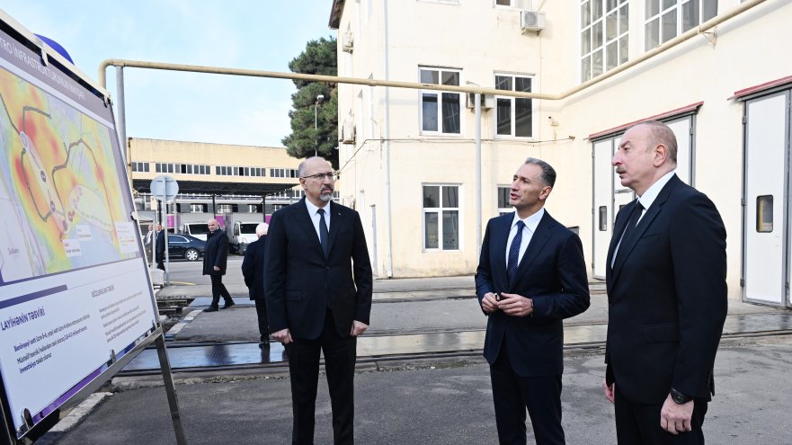 Prezident İlham Əliyev Bakıda komplektləşdirilən yeni nəsil metro qatarları ilə tanış olub  YENİLƏNİB