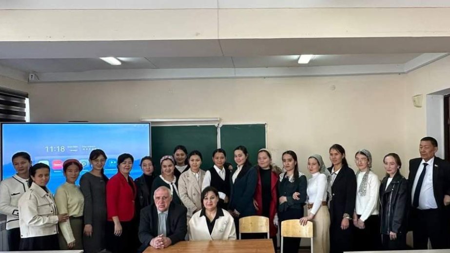 Azərbaycan alimləri Qaraqalpaq Universitetinin tələbələrinə elmi seminar keçiblər