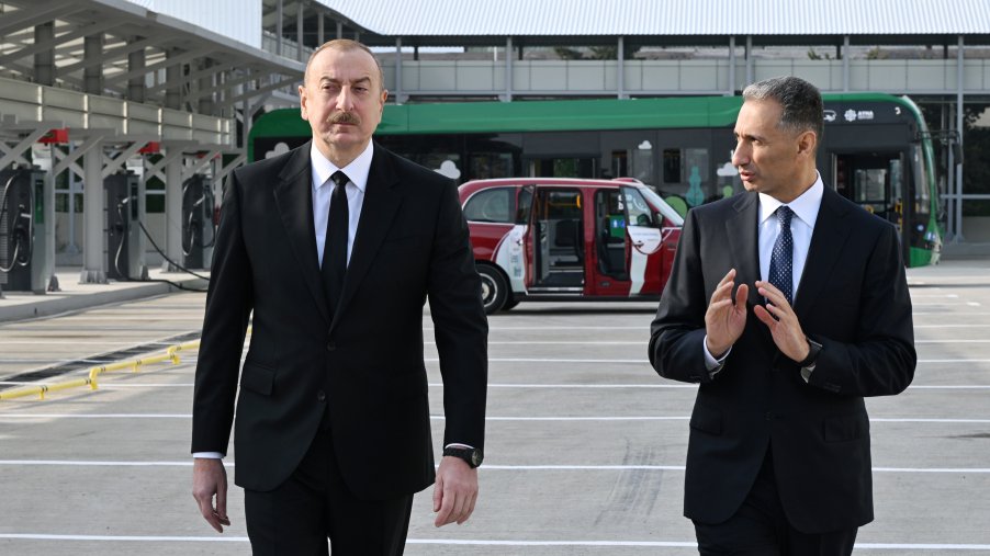 Prezident İlham Əliyev Zığ Elektrik Avtobus Parkının fəaliyyəti ilə tanış olub  YENİLƏNİB
