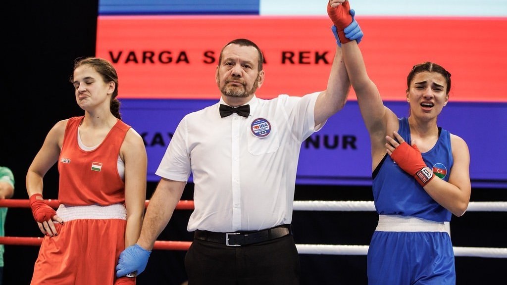 Azərbaycan boksçusu tarixi nəticəyə imza atıb