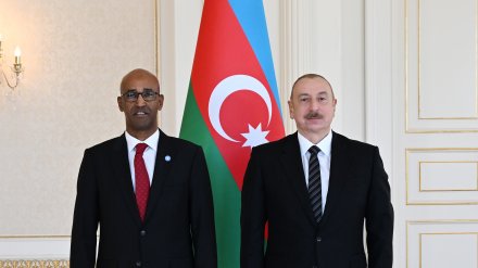 Prezident İlham Əliyev Somalinin Azərbaycanda yeni təyin olunmuş səfirinin etimadnaməsini qəbul edib - YENİLƏNİB