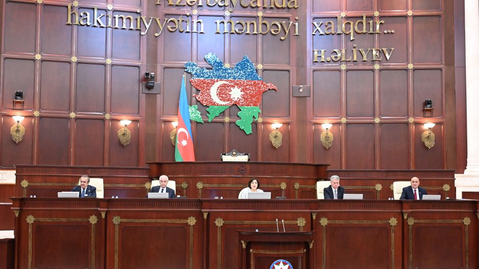 Milli Məclisin plenar iclasında 9 məsələ müzakirə olunub YENİLƏNİB
