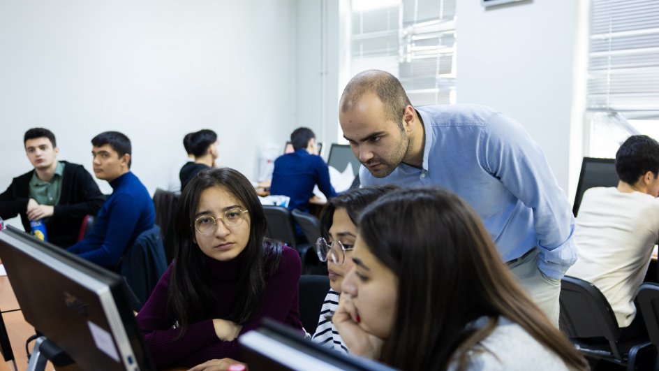 ELM və TƏHSİL: Qarabağ Universitetinin tələbələri ilk dəfə beynəlxalq proqramlaşdırma müsabiqəsində iştirak ediblər