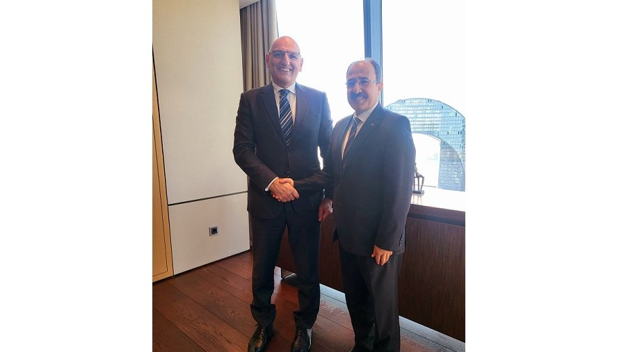 Cahit Bağcı Elçin Əmirbəyovla regional və qlobal məsələləri müzakirə edib