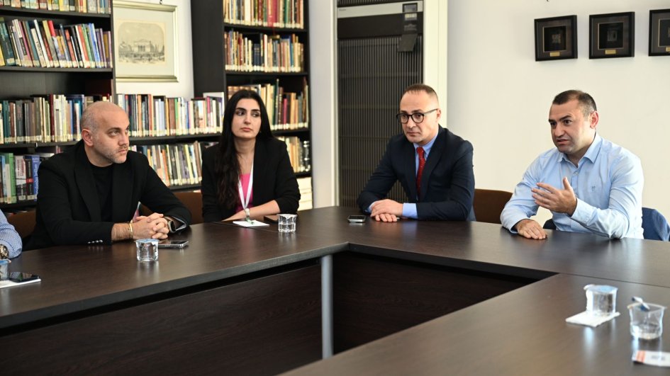 İstanbulda Frankfurt Beynəlxalq Kitab Sərgisinin regional koordinatoru ilə görüş olub