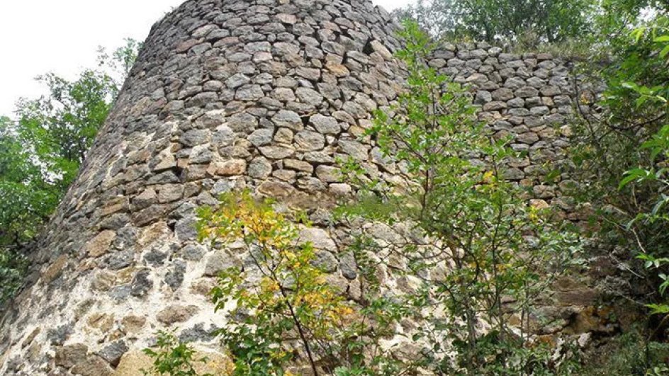 Qərbi Azərbaycanın mənimsənilməyə cəhd edilən mədəni irsi - Qız qalası