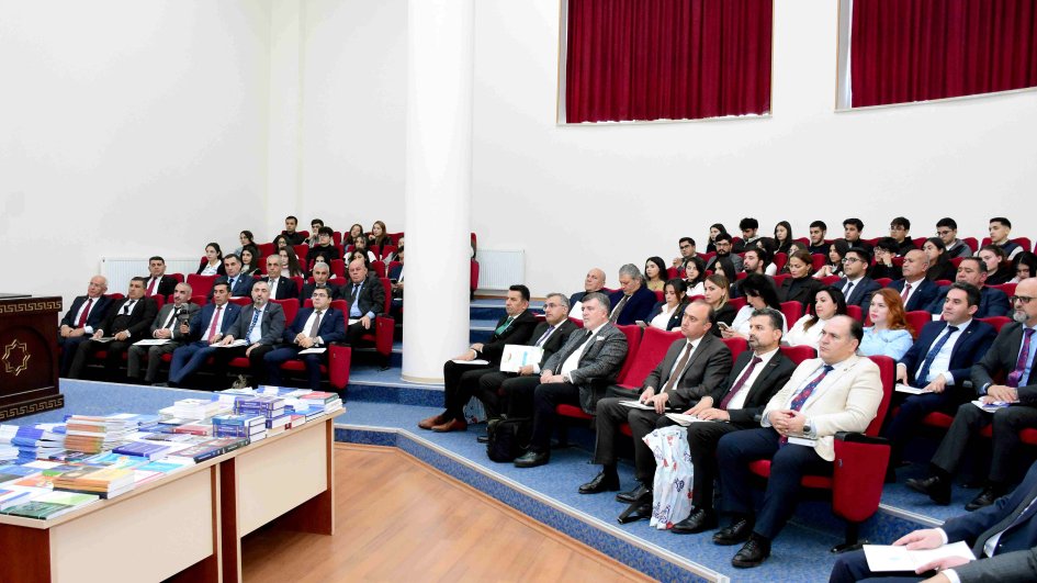 Naxçıvanda “Türkdilli dövlətlərin mediasiya islahatlarında birgə rolu” mövzusunda konfrans keçirilib