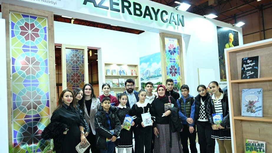 İstanbul sərgisində daha bir gün maraqlı tədbir və təqdimatlarla yadda qalıb