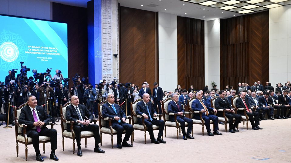 Prezident İlham Əliyev Bişkekdə Macarıstanın Baş nazirinin təltifolunma mərasimində iştirak edib FOTO