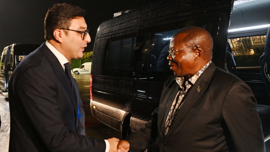 Tanzaniyanın Vitse-prezidenti Azərbaycana səfərə gəlib