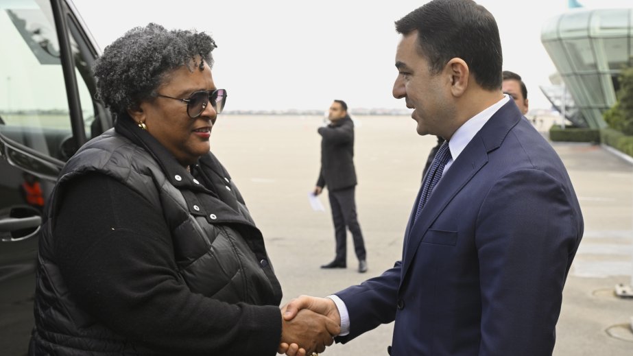 Barbadosun Baş naziri Azərbaycana səfərə gəlib