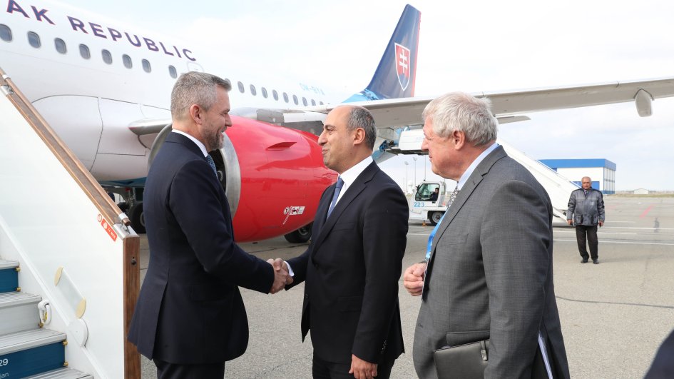 Slovakiya Prezidenti Azərbaycana səfərə gəlib