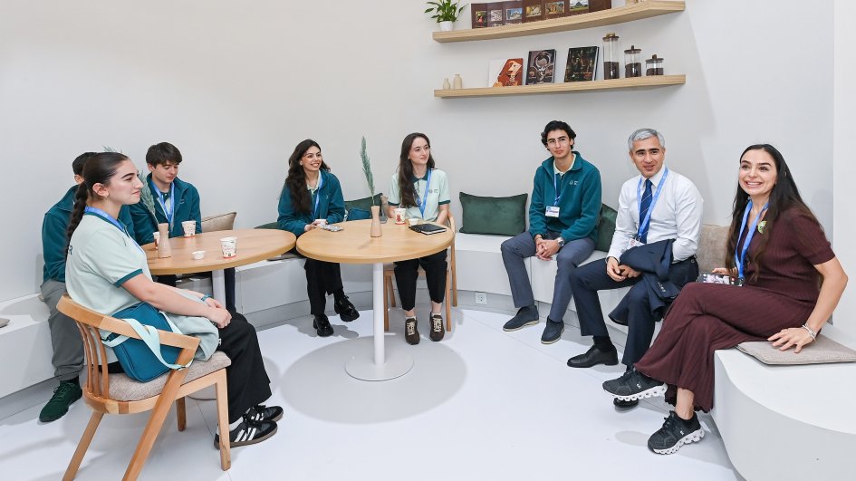 Heydər Əliyev Fondunun vitse-prezidenti Leyla Əliyeva və Prezidentin köməkçisi Anar Ələkbərov COP29 məkanındakı Azərbaycan pavilyonunu ziyarət ediblər