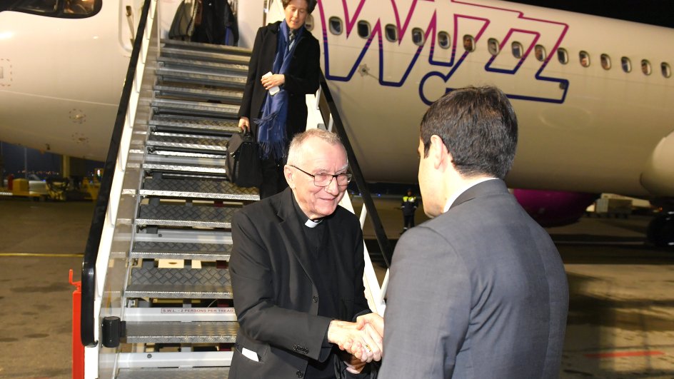 Müqəddəs Taxt-Tacın Dövlət katibi Azərbaycana səfərə gəlib