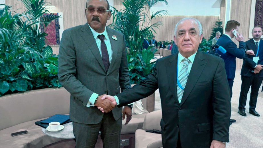 Baş nazir Əli Əsədov Antiqua və Barbudadan olan həmkarı ilə söhbət edib