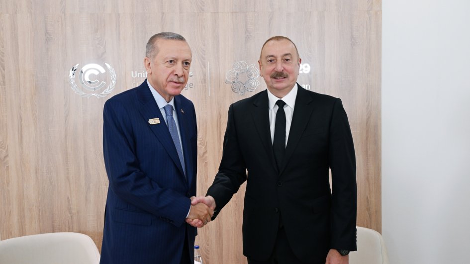 Prezident İlham Əliyev Türkiyə Prezidenti ilə görüşüb YENİLƏNİB