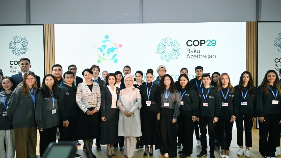 COP29-da birinci xanımların iştirakı ilə “Gənclər iqlim fəaliyyətlərinin ön cəbhəsində” mövzusunda konfrans keçirilib