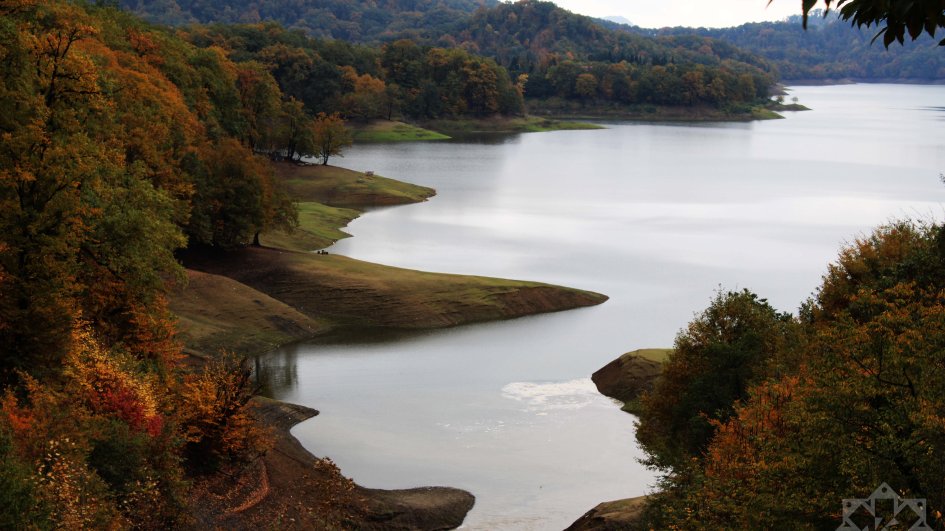 Əsrarəngiz Xanbulan gölünün payız görüntüləri FOTO