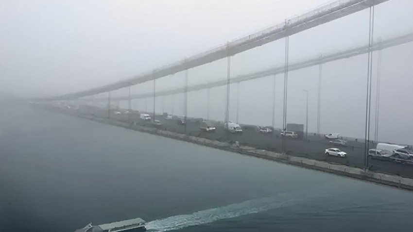 İstanbul boğazında gəmilərin hərəkəti ikitərəfli dayandırılıb