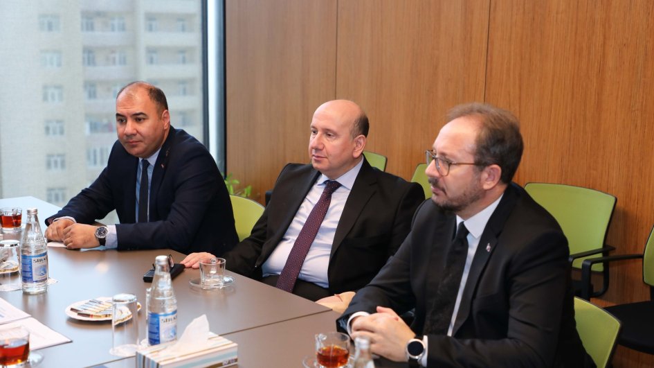 Türkiyənin əmək və sosial müdafiə nazirinin müavini DOST Mərkəzi ilə tanış olub