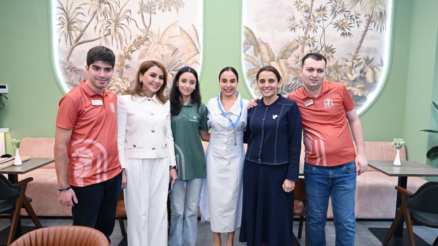 Heydər Əliyev Fondunun vitse-prezidenti Leyla Əliyeva Bakıda ilk inklüziv iaşə obyekti olan “Kaşalata” kafeni ziyarət edib