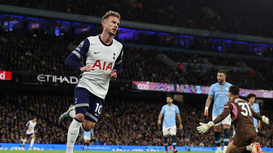 İngiltərə Premyer Liqası: "Tottenhem" səfərdə son çempionu darmadağın edib