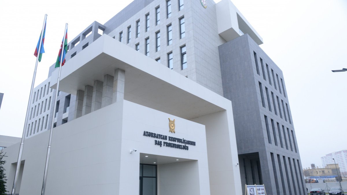 Aralarından vəzifəli şəxslərin də olduğu mütəşəkkil dəstənin cinayət işi məhkəməyə göndərilib