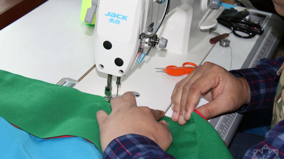 Vətən müharibəsində Azərbaycan bayrağı tikən pakistanlı: Mən bu xalqın sevincini, kədərini özümünkü bilirəm FOTO