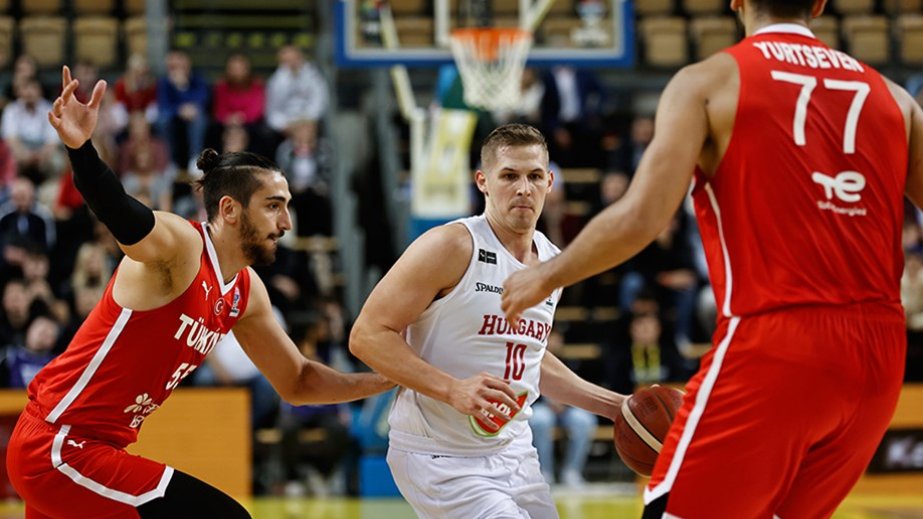 İDMAN: -Basketbol üzrə Türkiyə millisi 26-cı dəfə Avropa çempionatına vəsiqə qazanıb