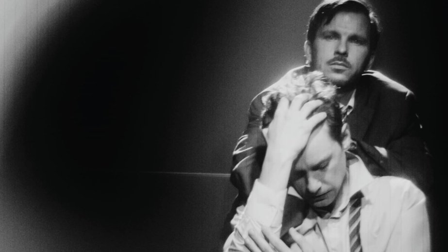 “YARAT” “Özüm ilə təklikdə” plastik tamaşasını təqdim edir