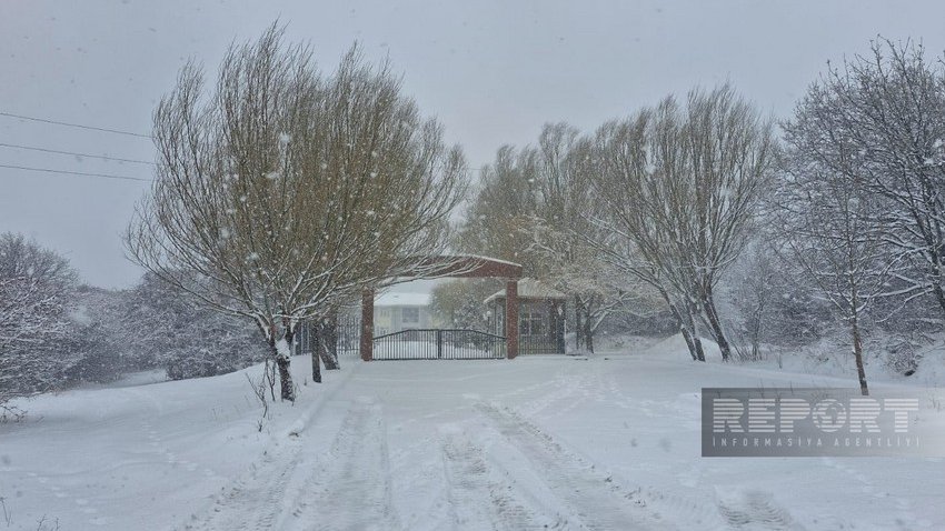 Batabat yaylağına güclü qar yağır