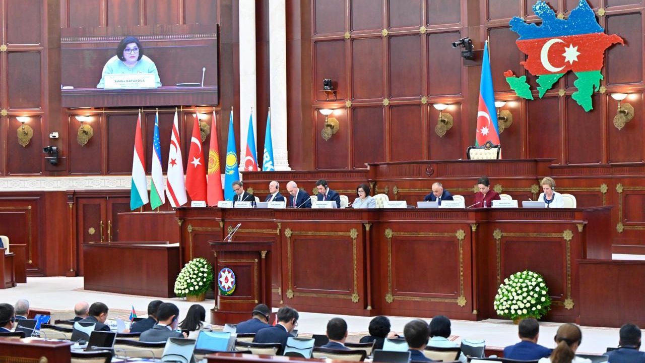 Azərbaycan parlamentində dövlət büdcəsinin müzakirələri davam edir