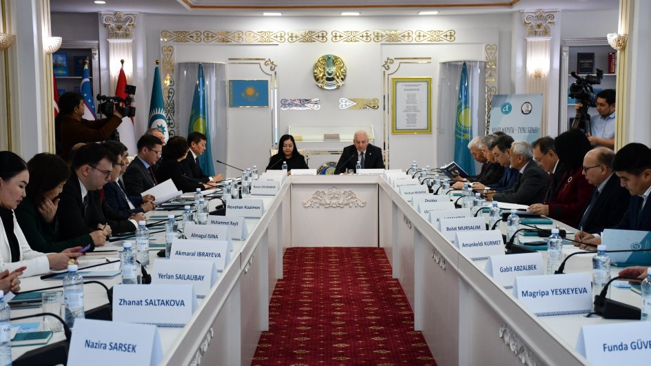 Astanada Türk dünyasının görkəmli şəxsiyyətlərinin irsinə həsr olunmuş tədbir keçirilib