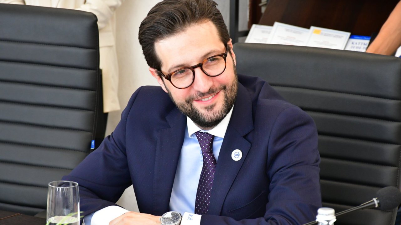 Dayanıqlı infrastrukturun dəstəklənməsi — AYİB-in Qazaxıstandakı prioriteti — Hüseyn Özhan (ÖZƏL MÜSAHİBƏ)