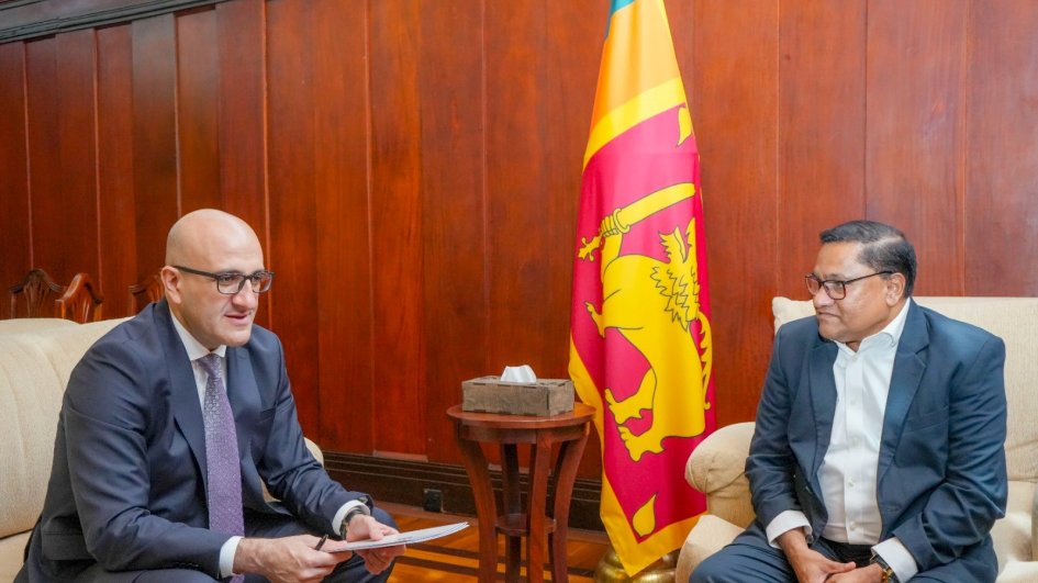 Azərbaycan səfiri etimadnaməsini Şri-Lanka Prezidentinə təqdim edib