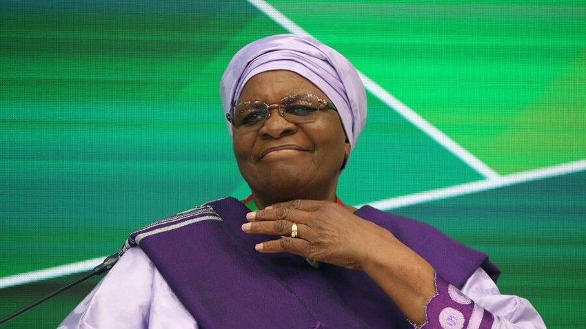 Namibiyada ilk dəfə qadın Prezident olub