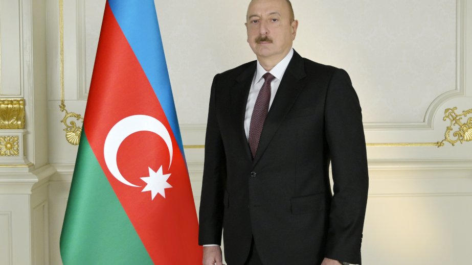 Buxarestdə imzalanmış yaşıl enerjinin inkişafı və ötürülməsi sahəsində tərəfdaşlıq Sazişinə düzəliş Protokolu təsdiqlənib - FƏRMAN