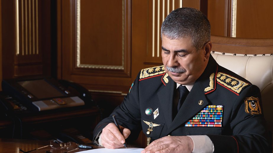 Azərbaycanın müdafiə naziri Türkiyə tərəfinə başsağlığı verib