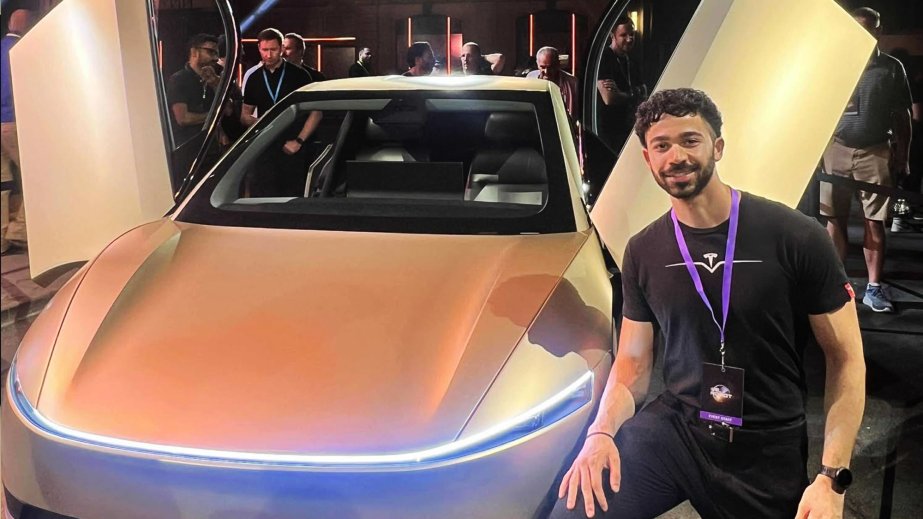 “Tesla”da işləyən lənkəranlı gənc: “Cybertruck” və “Robotaxi” kimi inqilabi avtomobil layihələri üzərində çalışıram